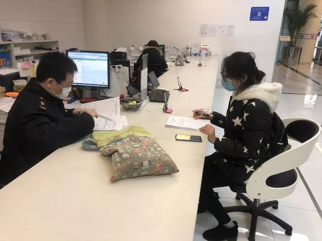抗擊疫情，寶山市場監管“店小二”在行動——嚴把消毒器械銷售關